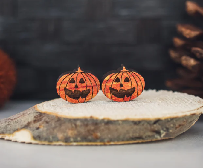 Distressed Jack O' Lantern Wood Studs