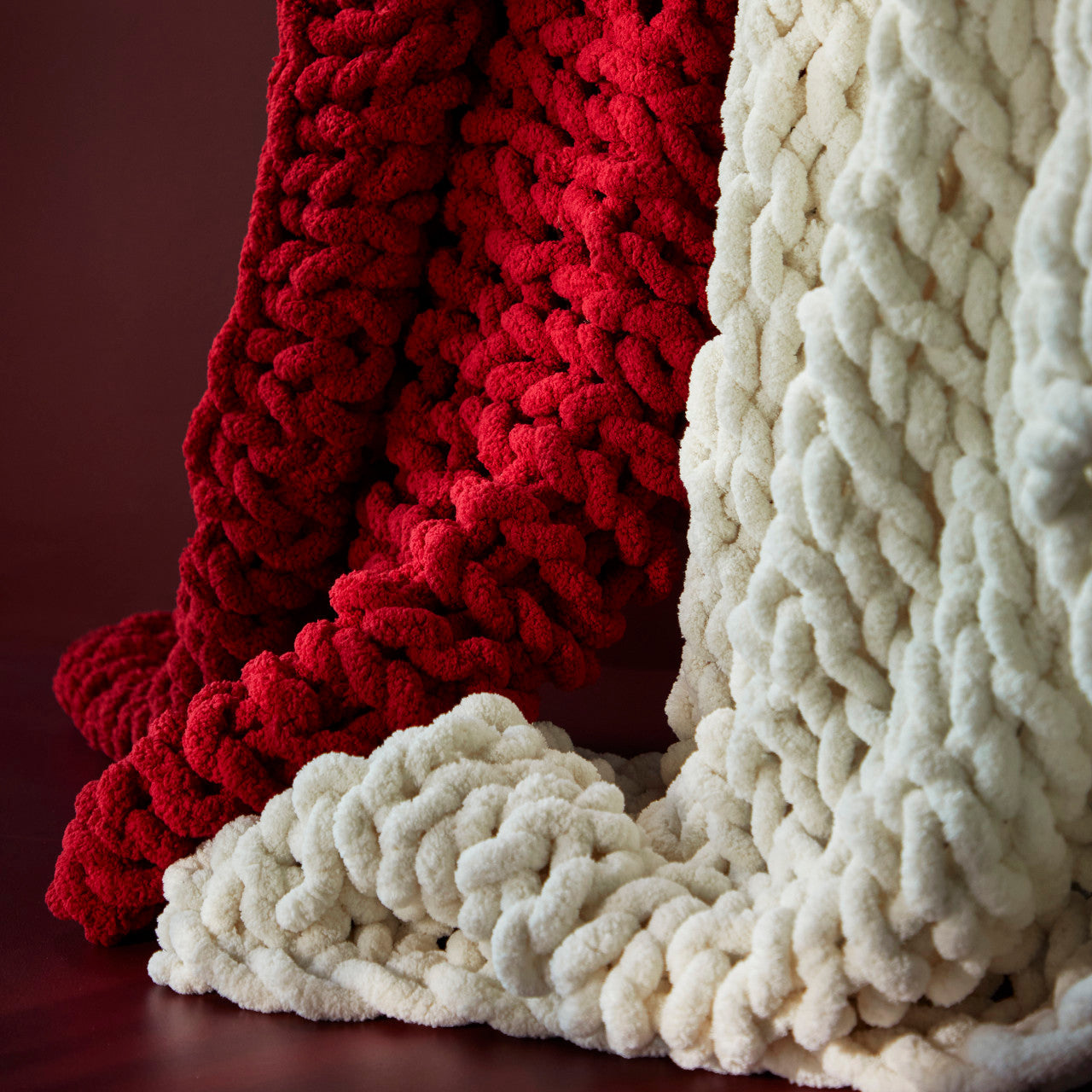 Chunky Knit Throw Blanket - Cranberry