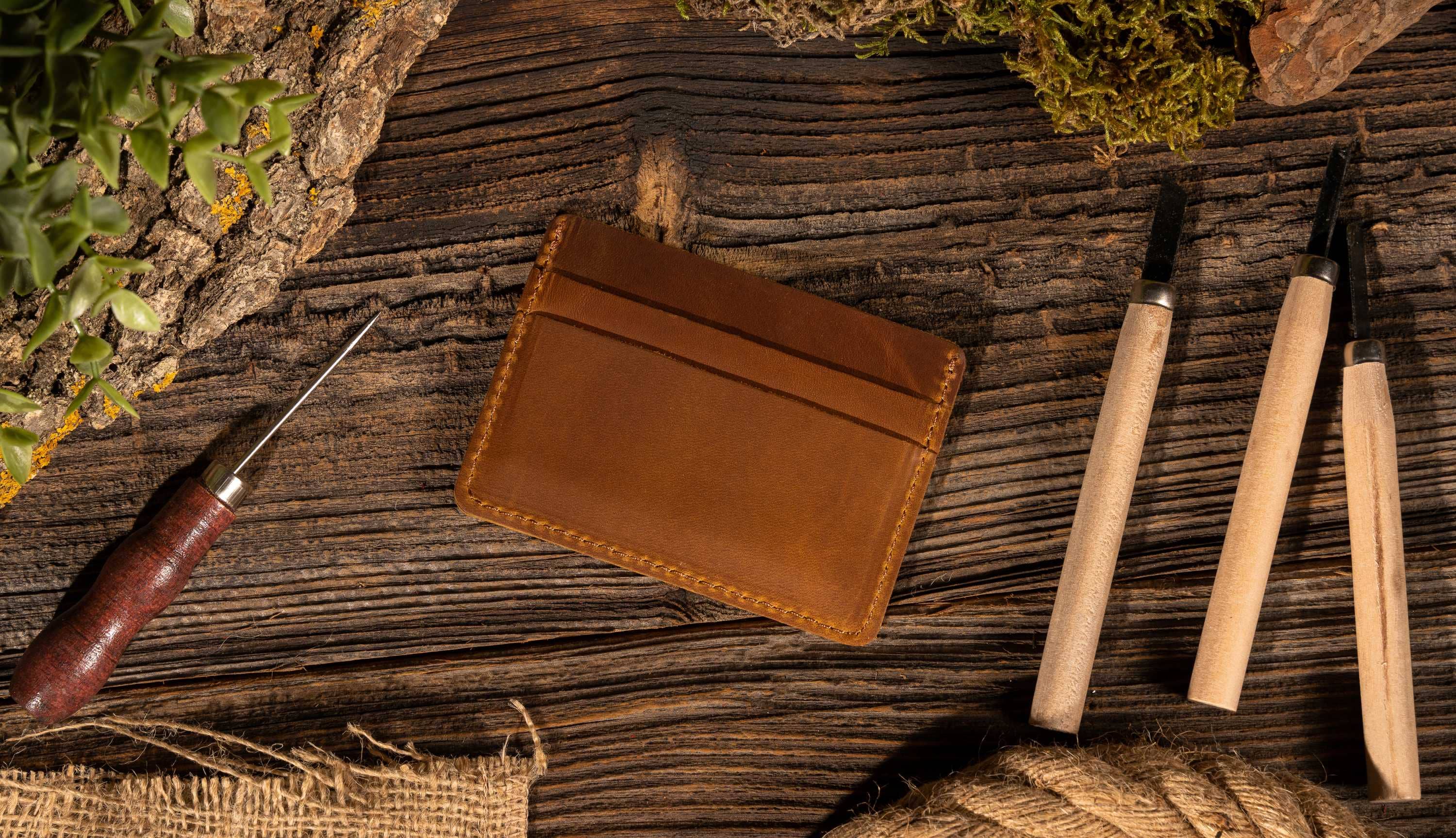 Leather Card Holder Wallet: Brown