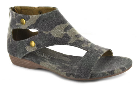 Traditional Cut Out Sandals-Camo