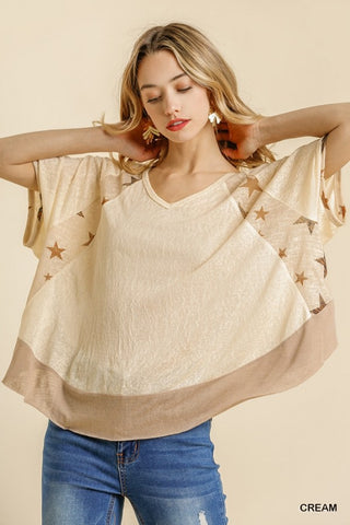 Star Print V-Neck Lightweight Top with Raw Round Hem