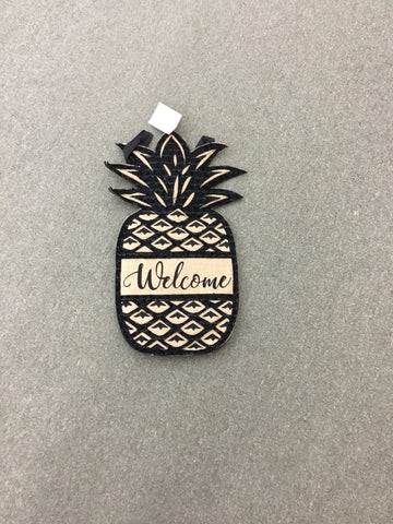 Pineapple Door Decor